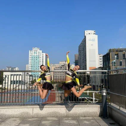 Customized design performance wear girls sexy cheerleader costume rhinestone cheerleading uniforms dance uniforms