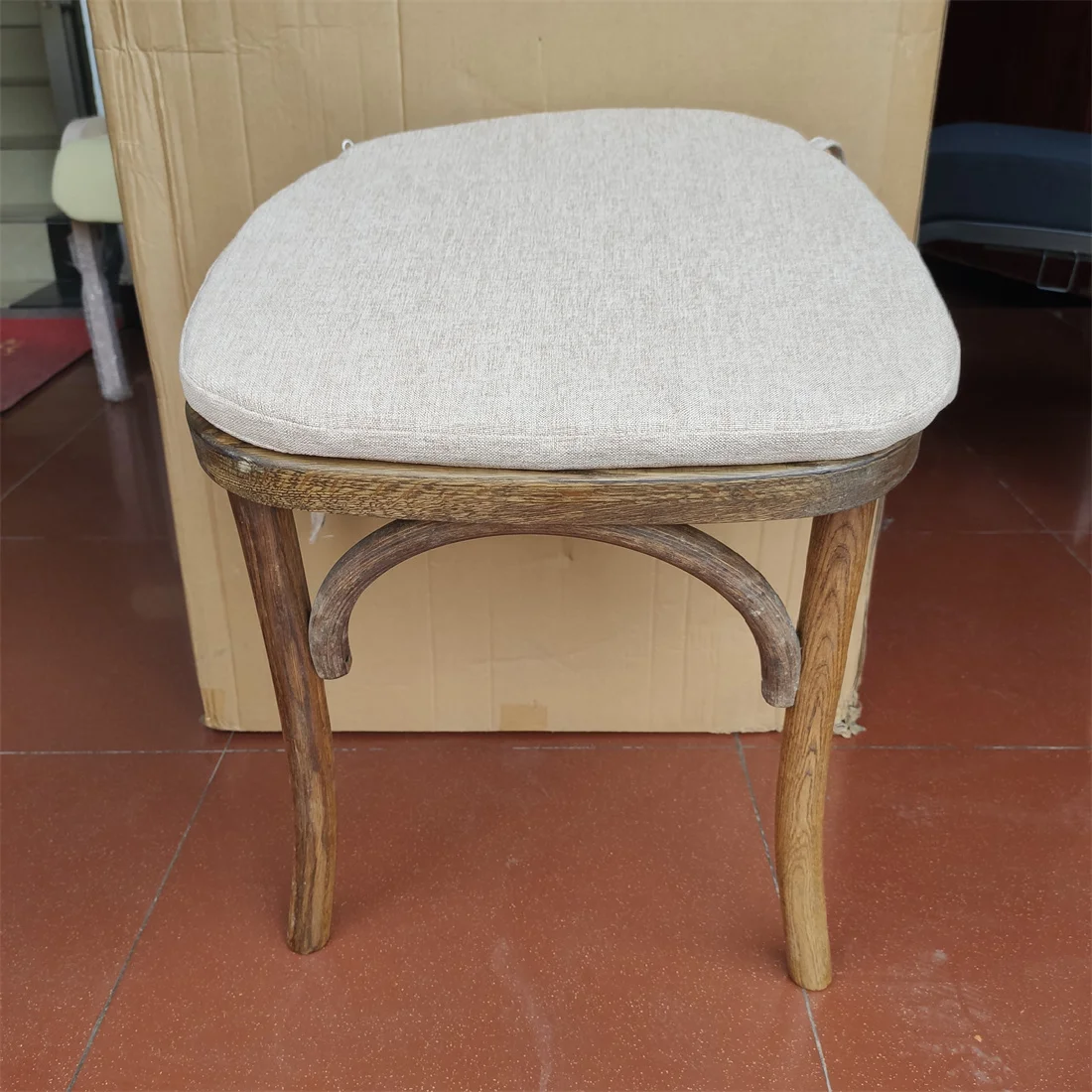 outdoor Removable Washable Soft Cross Back Chiavari Chair Cushion for wedding events