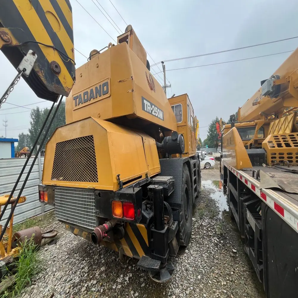Мобильный кран Tadano TR250M 25 тонн круговой пересеченной местности используется с двигателем и насосом Weichai номинальная грузоподъемность 30