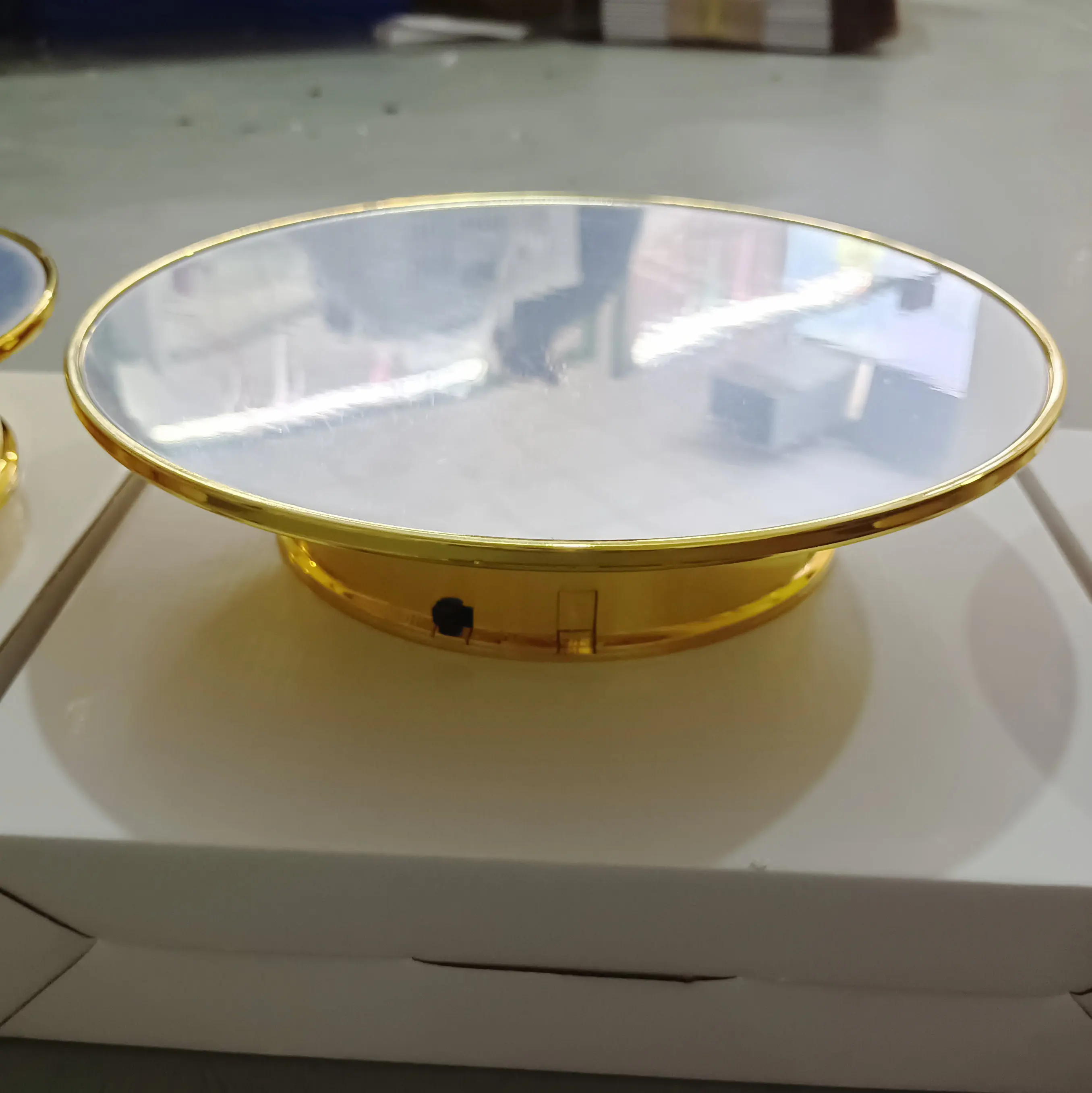 Factory Supplier Gold Silver Rotating Display Stand for Displaying Goods like Shoes, Bag, Craft Load Weight 5KG Turntable