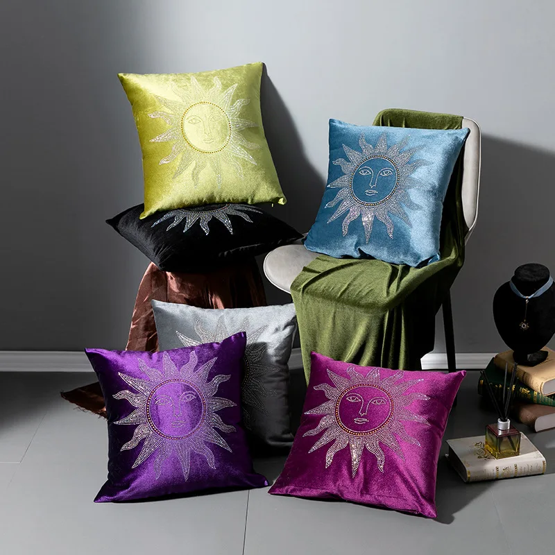 Luxury Nordic Legend Sun God Pattern Velvet Throw Cushion Cover With Elegant Rhinestone Decor Light Luxury 18x18 Inch