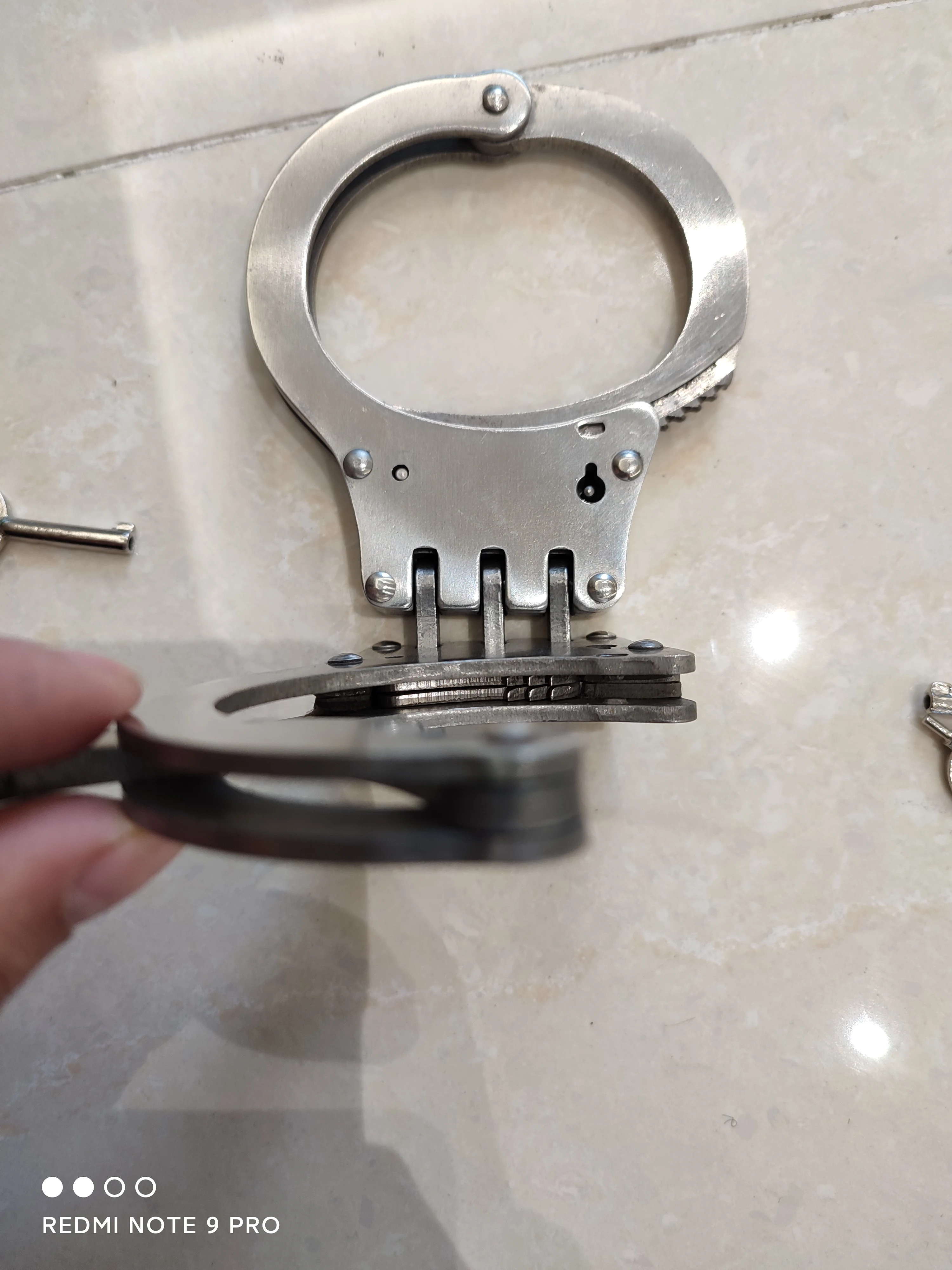 High Quality Silver Color Double Locking Stainless Steel Handcuff