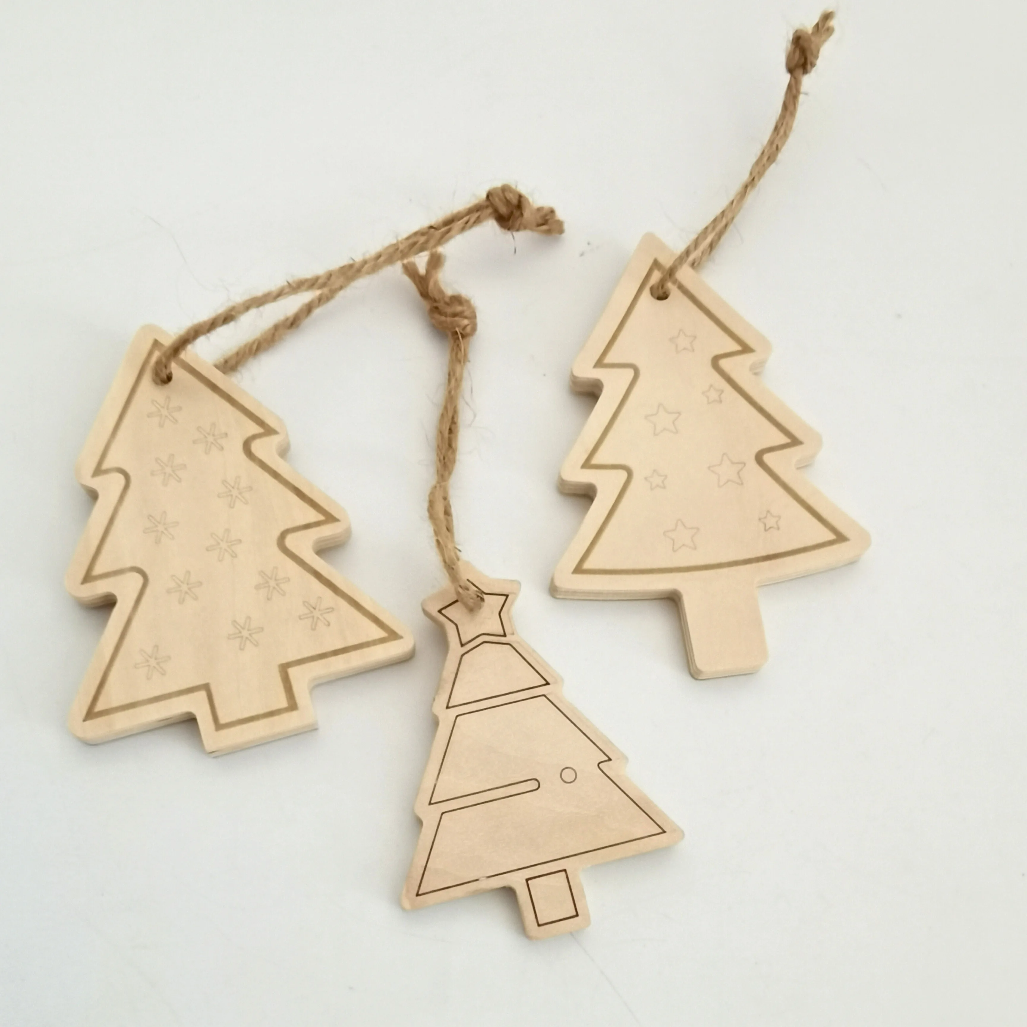 Multiple Designs Thick Plywood Christmas Hanging Ornaments Holiday Decoration Factory Direct Ornaments for Christmas Tree