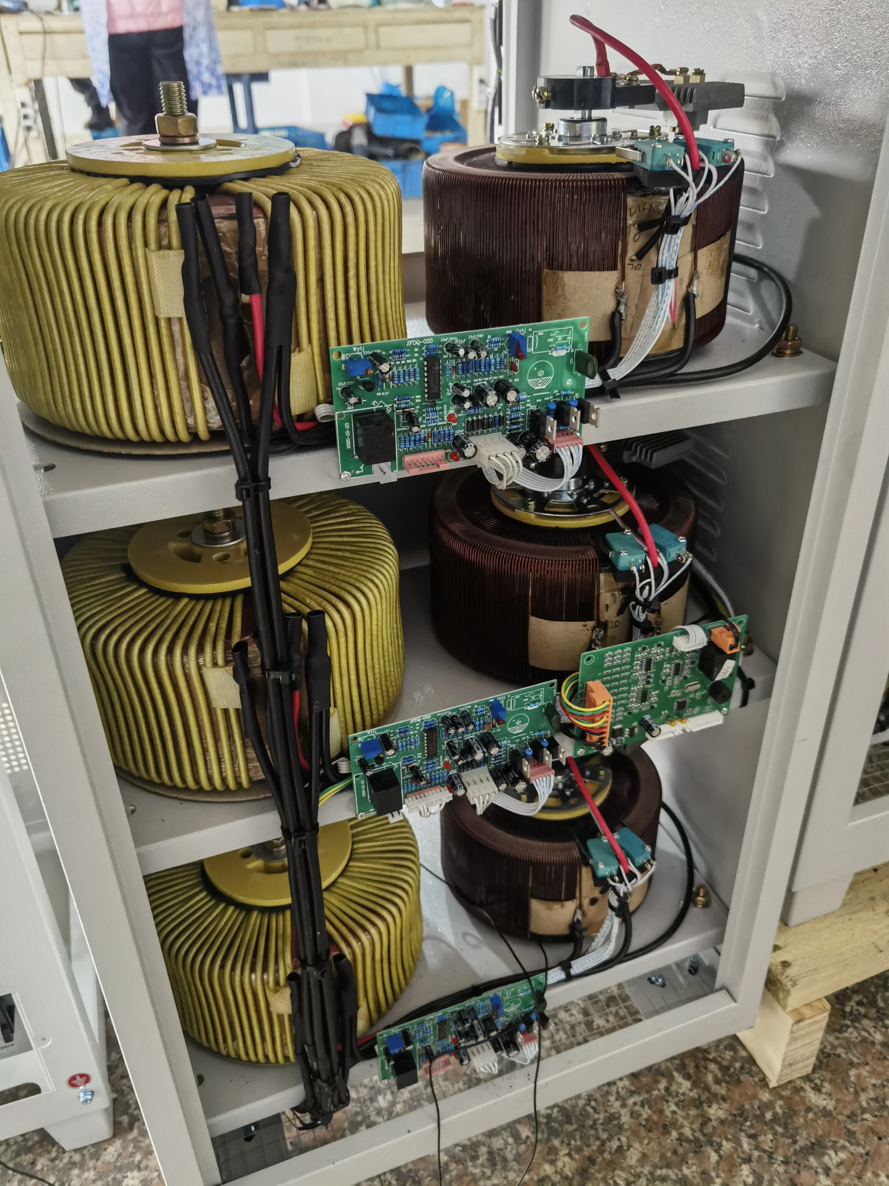 Tns 45kva Three Phase Output Stable 220v Ac Automatic Voltage Stabilizer Regulator For Appliances