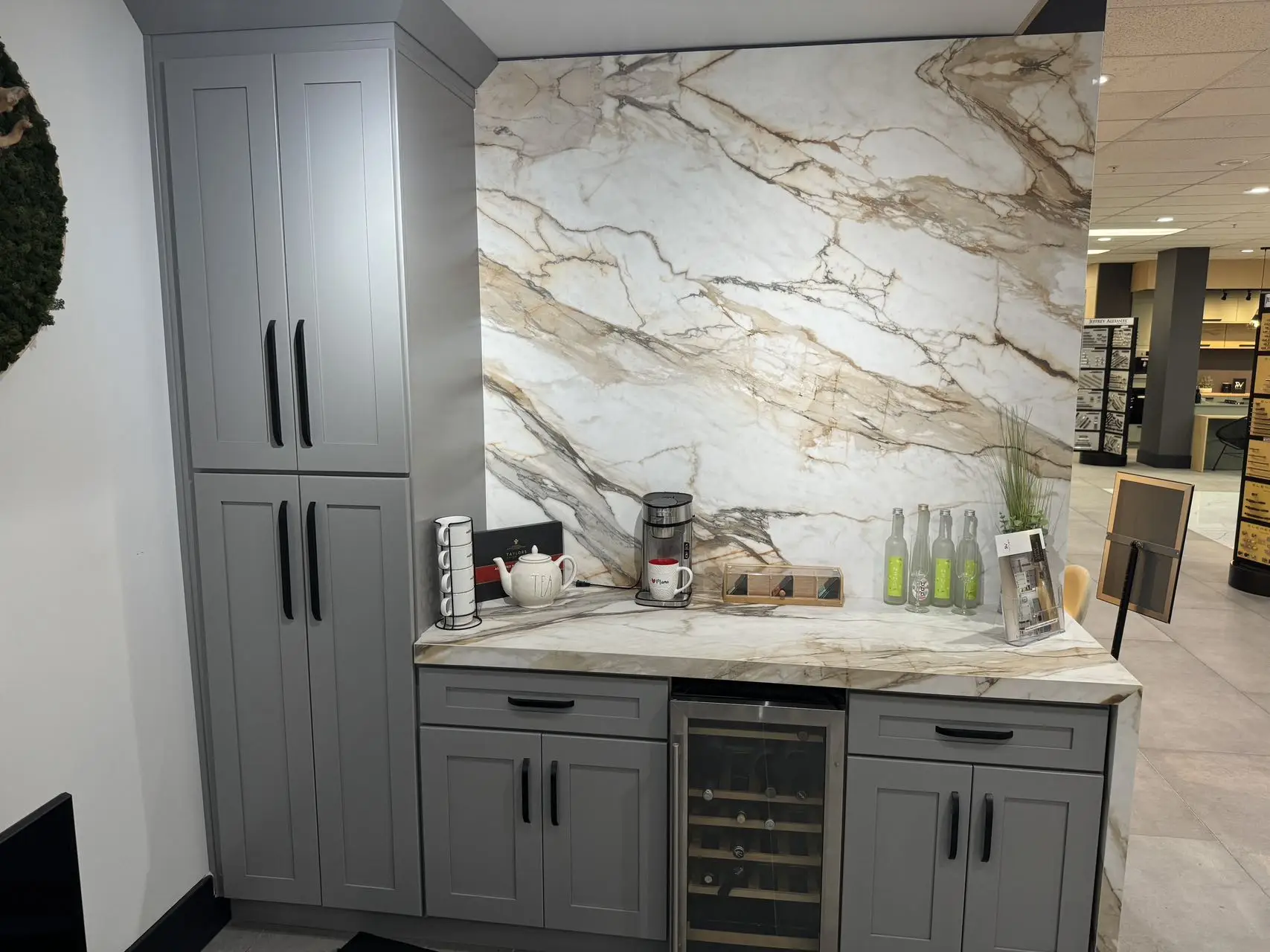 Vietnam factory direct wholesale price modern design solid wood mdf rta shaker door kitchen cabinets
