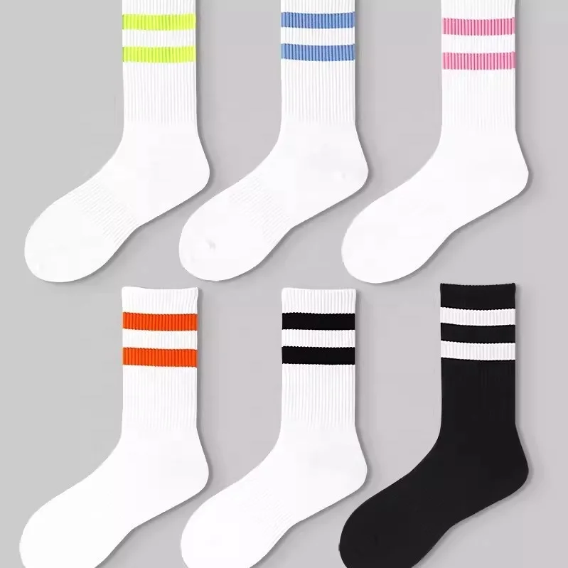 High Quality Custom Sports Socks for Men Crew Cotton Brands Knitted Letter Sports Socks with Embroidery Low MOQ