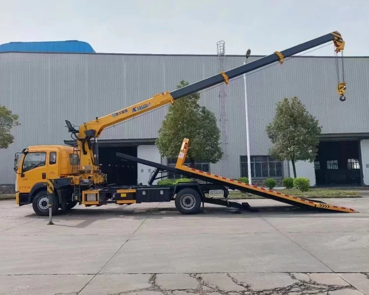 HOWO Rollback Trailers Are Equipped With Cranes Trailers That Can Tow, Pull and Lift Malfunctioning Vehicles