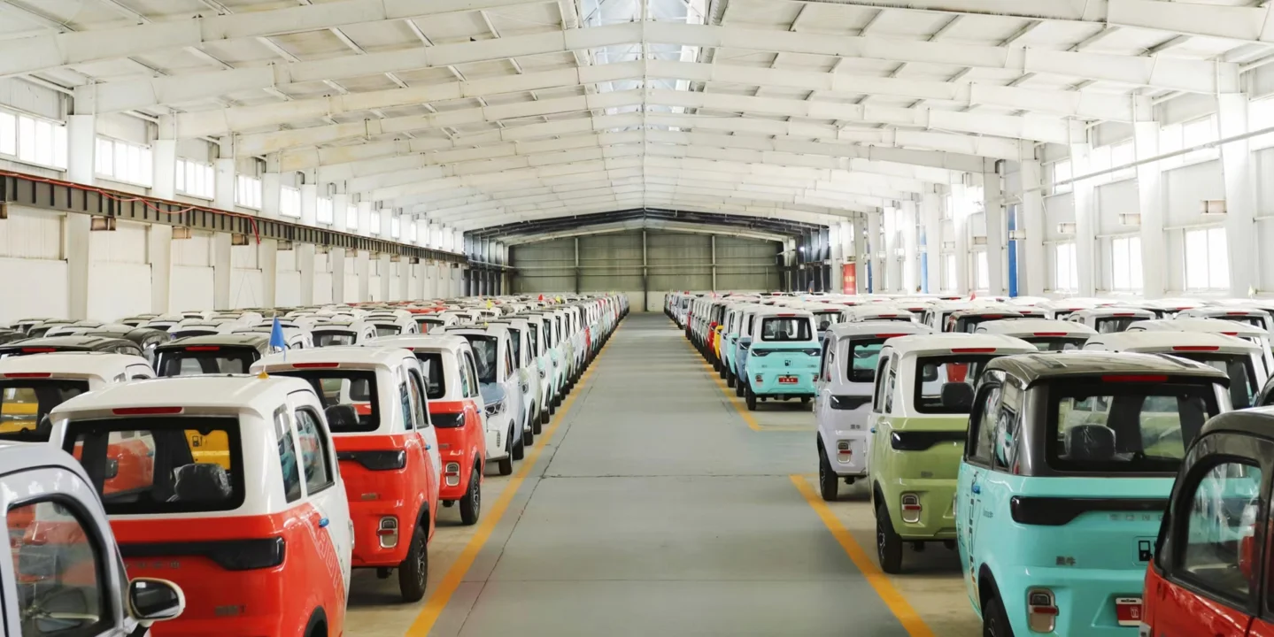 2023 New Design Enclosed Body Electric Tricycle 3 Wheels Tricycle Cabin