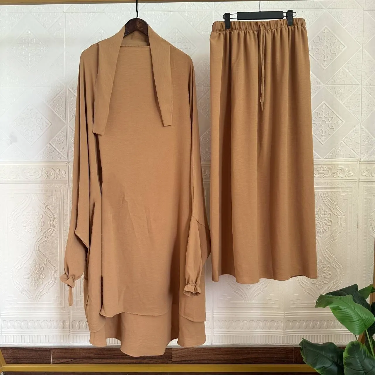 2024 Wholesale femmes EID Ramadan Muslim Kaftan Abaya Set Turkish Saudi Khimar Jilbab 2 Pieces