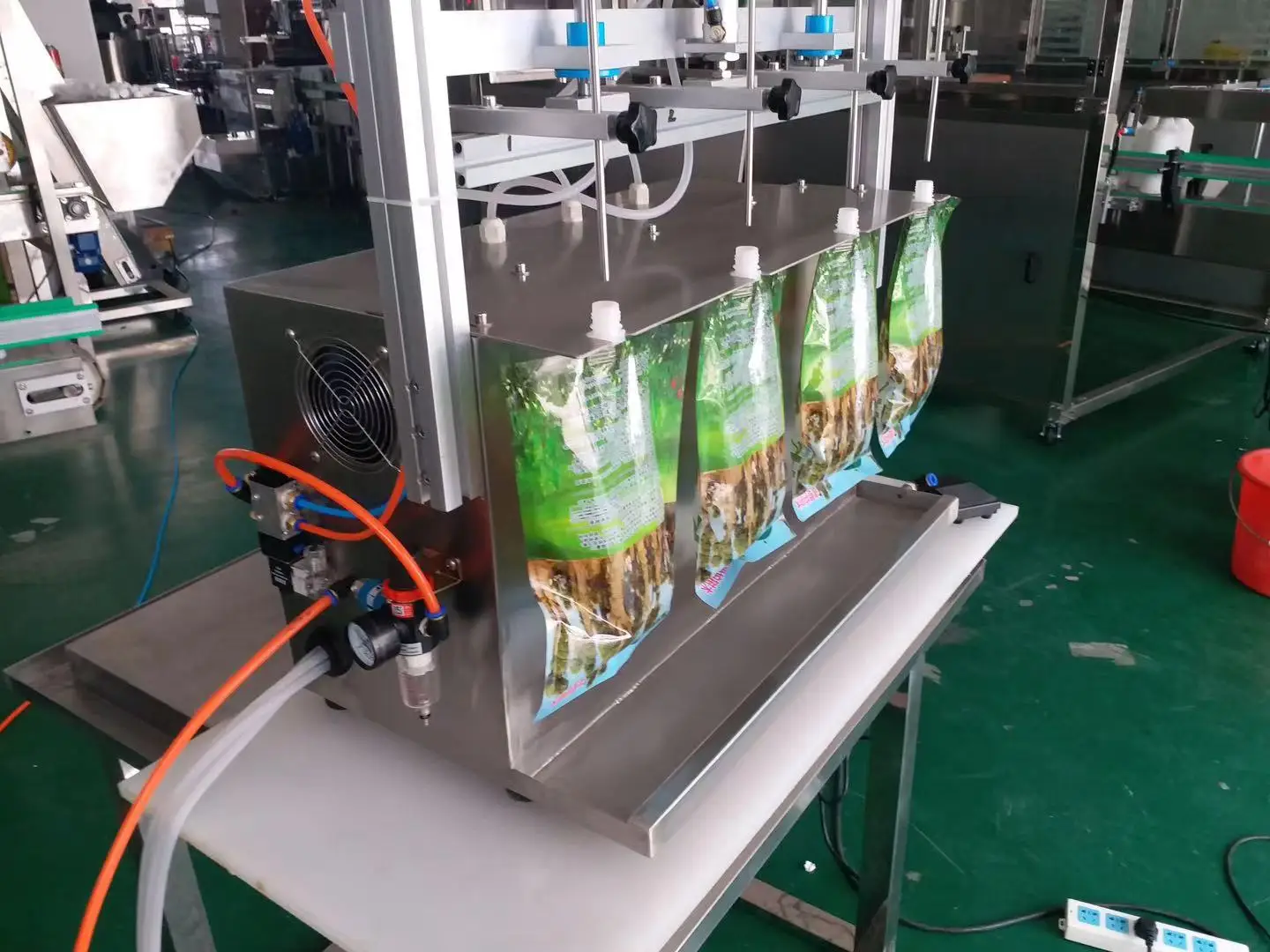 Liquid manual control filling machine for Washing fluid/Laundry detergent doypack filling machine