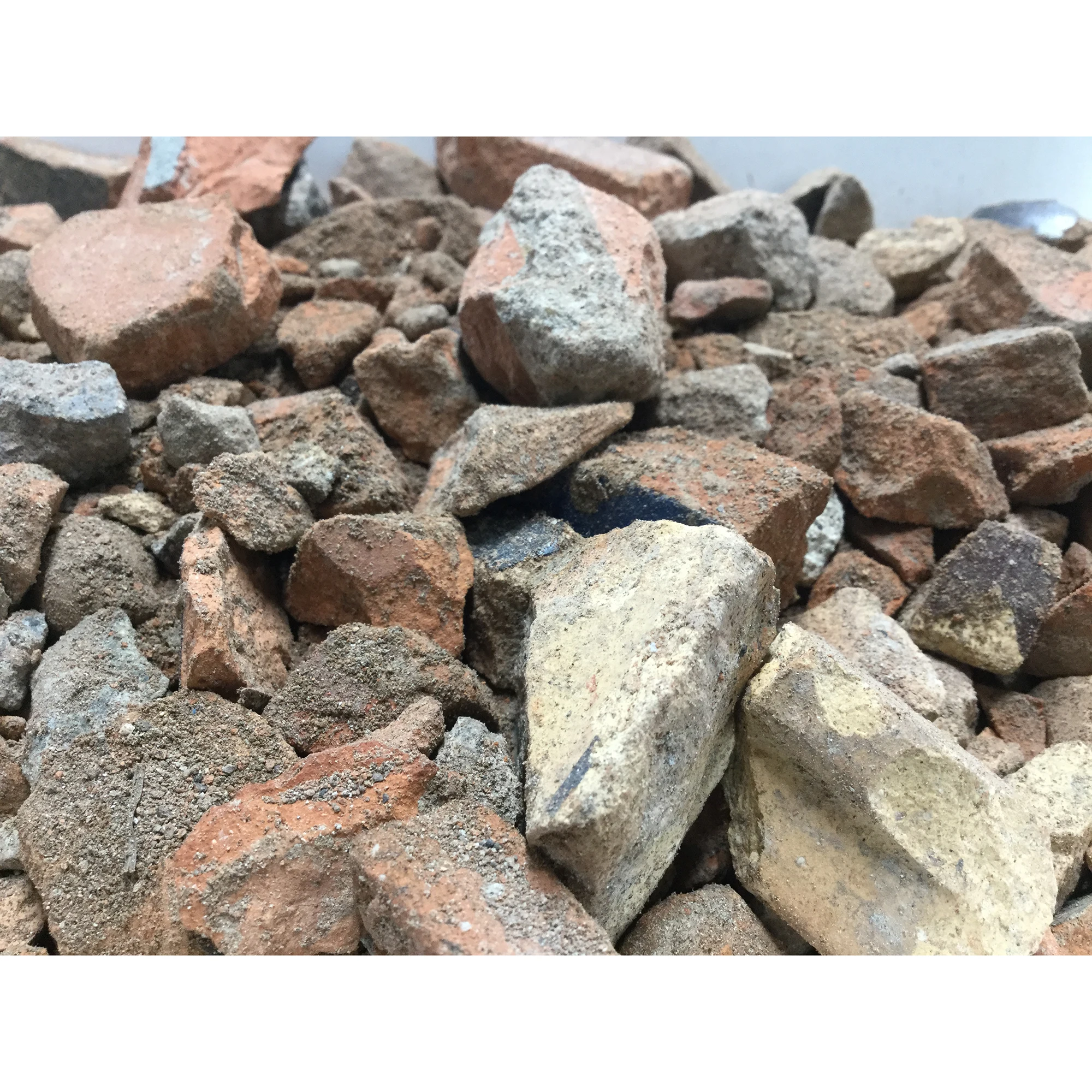 Высококачественные переработанные огромные черные дробленые камни чакры для рукоделия