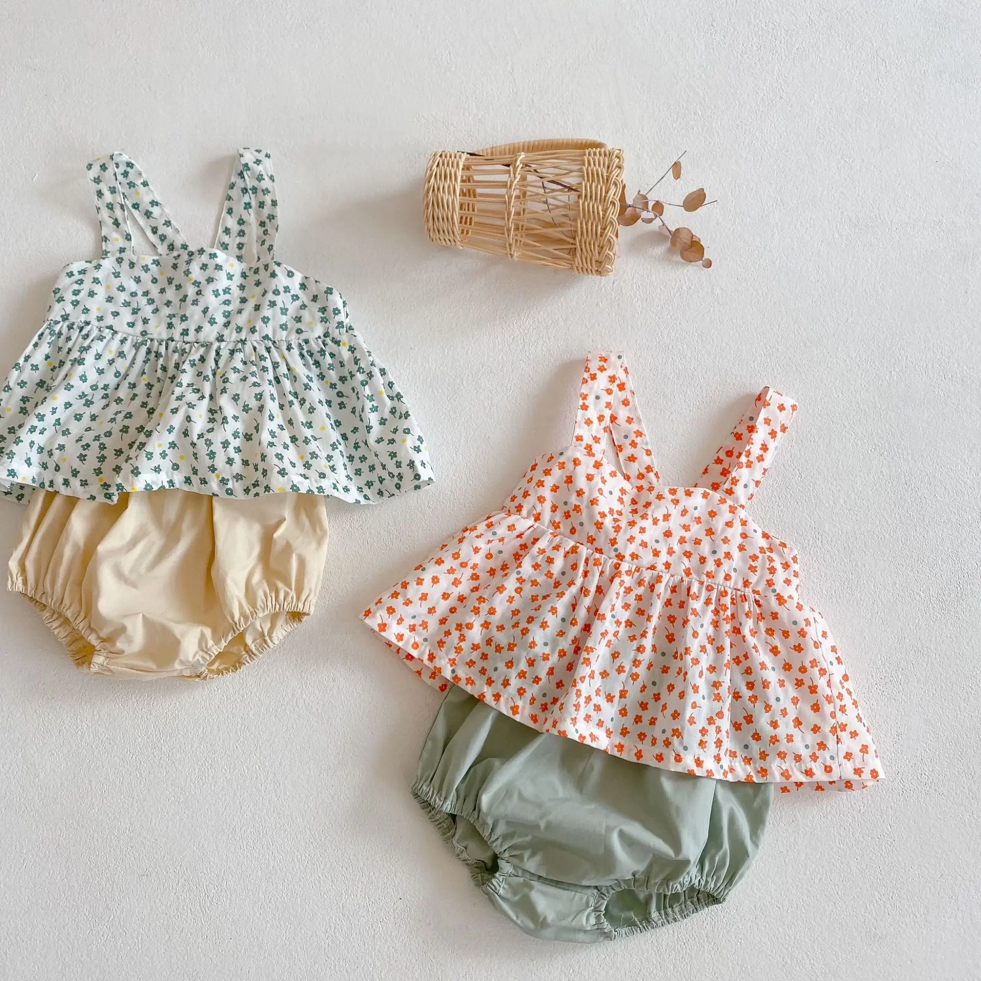 Summer baby girl baby small floral camisole + pants suit baby girl two-piece suit factory special wholesale