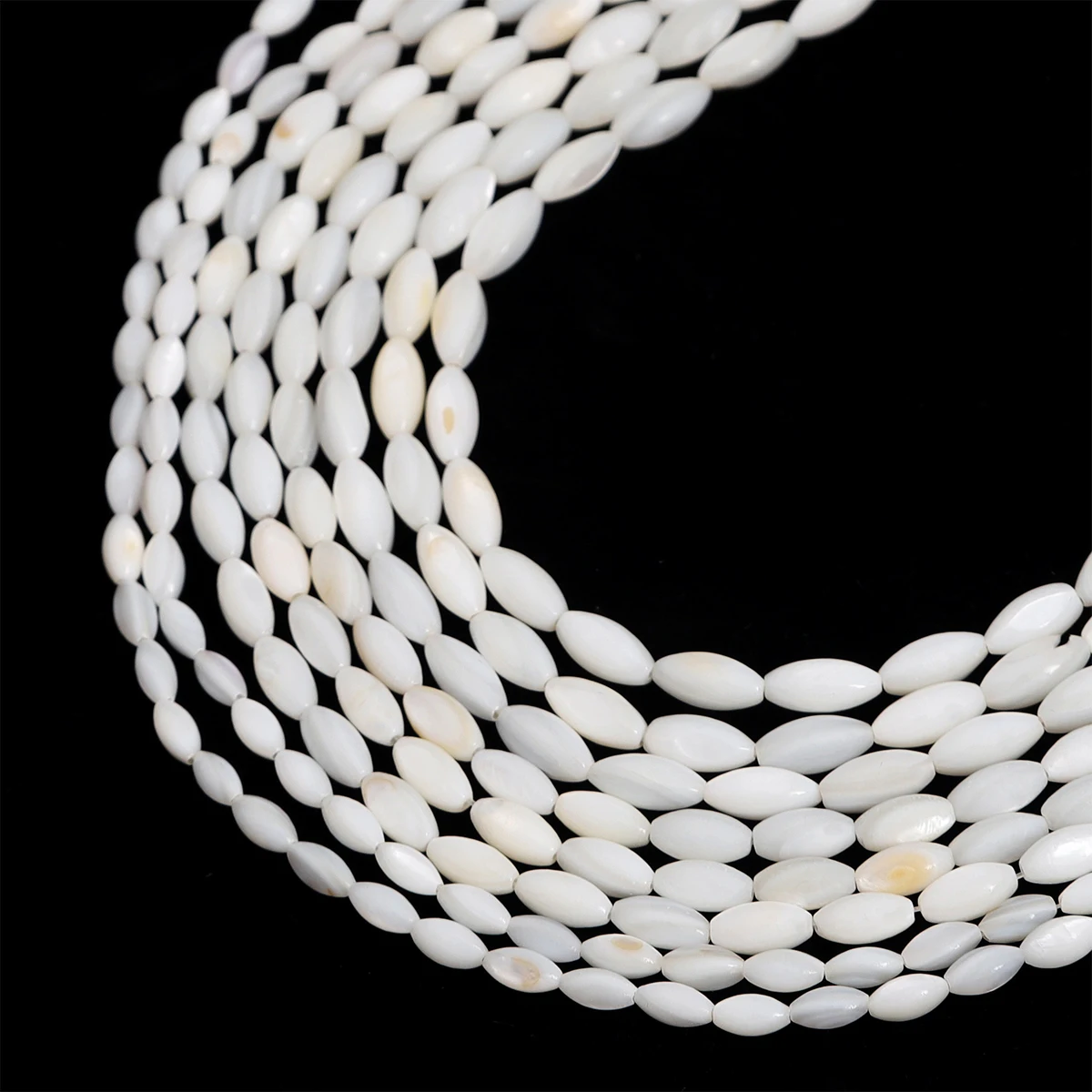 Yiwu Wholesale Loose Beads Fashion Natural Freshwater Shells Beads Oval Beads for Women DIY Bracelet Necklace Making Accessories
