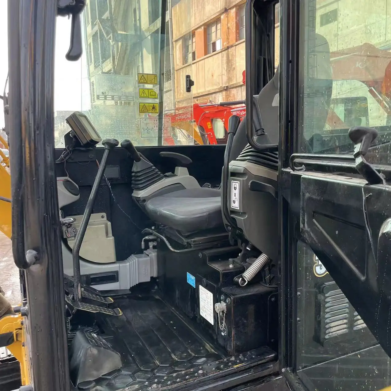 CAT Tier 4  Caterpillar 305.5E2 mini crawler excavator,EPA CE engine 5 ton earth-moving shovel PC55 305.5E zx55 Sy55 on stock