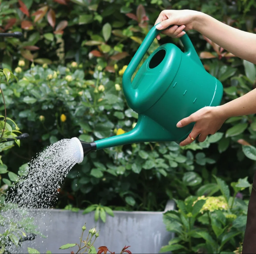 Large-capacity spray pot balcony planting vegetables long mouth shower pot watering flowers and vegetables