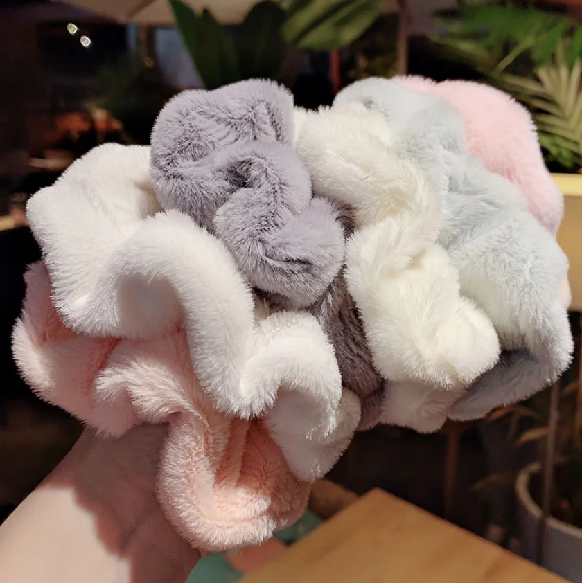 2023 Lovely Fuzzy Winter Scrunchies Soft Hair Accessories Girls Plain Color Sweet Fluffy Faux Fur Plush Scrunchies For Women Kid