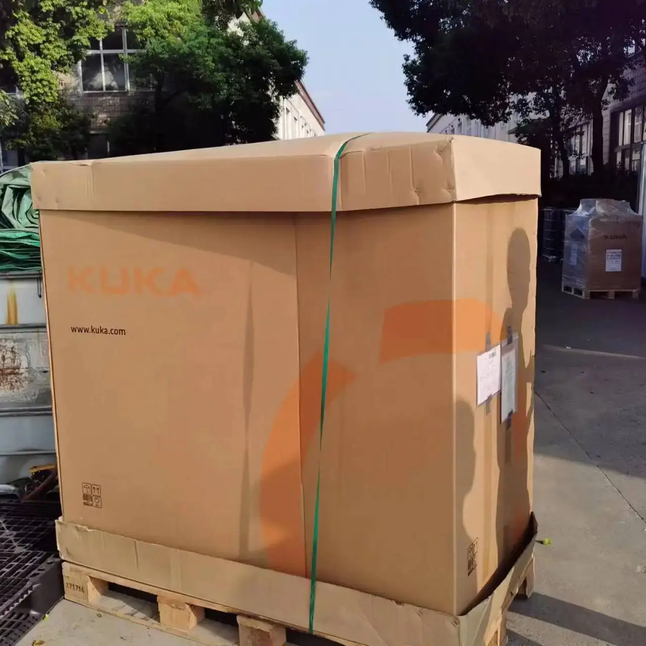 OEM Welding Robot KUKA KR 210 R2700-2 Robot Arm With China Supplier Positioner For Thick Zinc Galvanized Stainless Steel Sheet