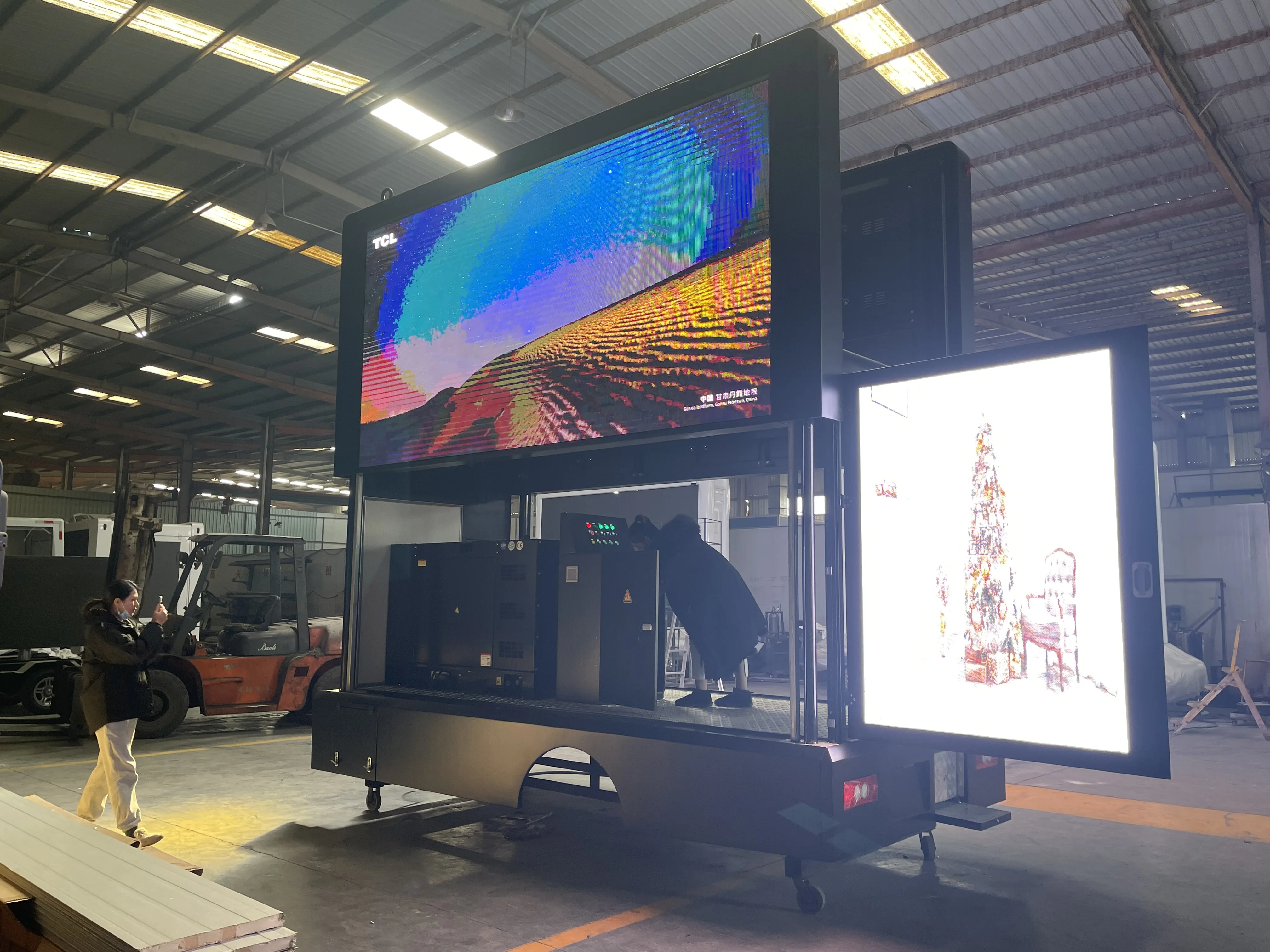 full color outdoor digital 3 sided led moving billboard advertising truck mobile advertising display panel sign screen for sale