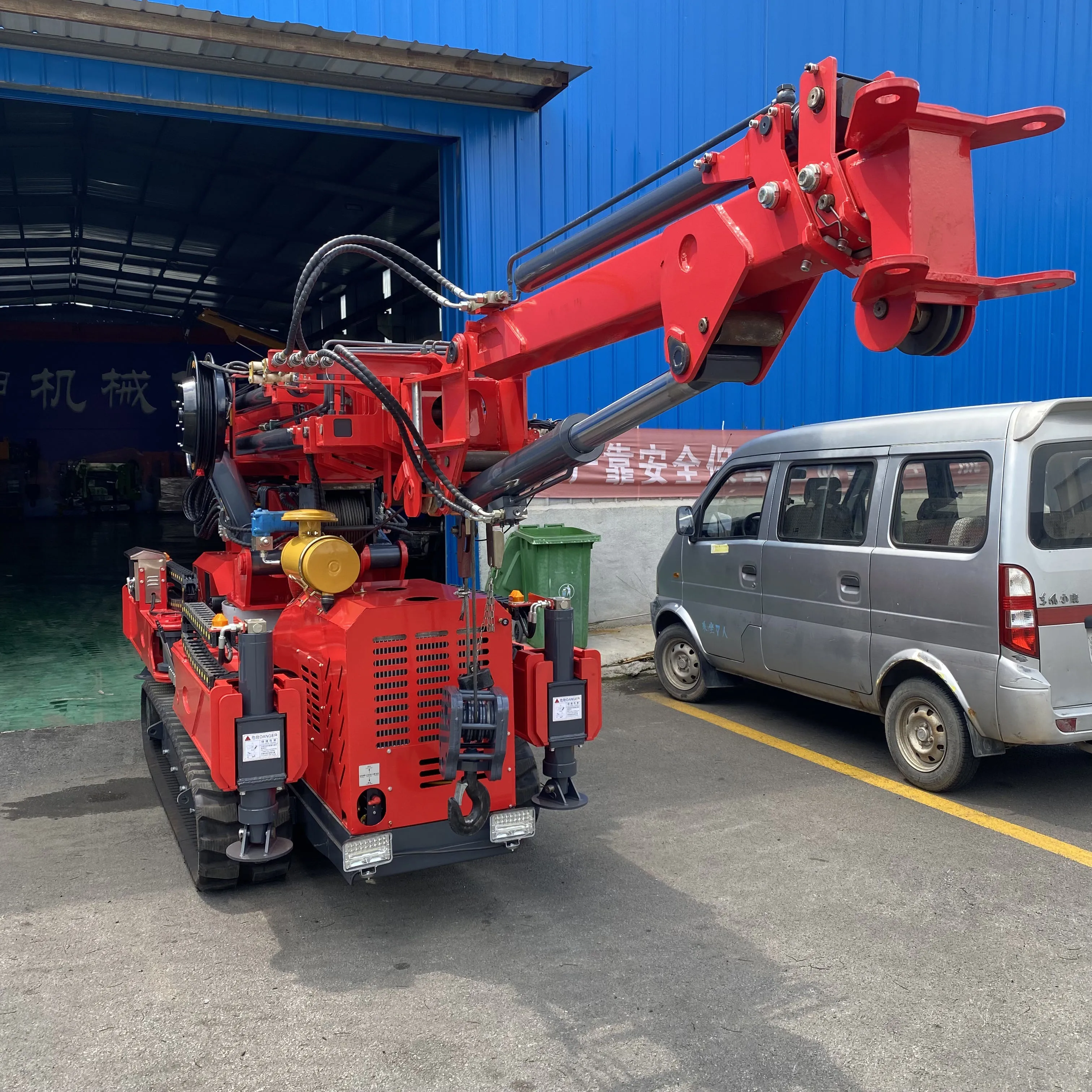 Hot Selling Low Profile Knuckle Boom Crane Truck Equipment New Used Construction Gear Motor Manufacturing Plant Folding Boom