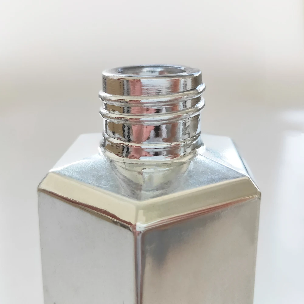 Mescente essential oil reed diffuser square bottle with wood cap