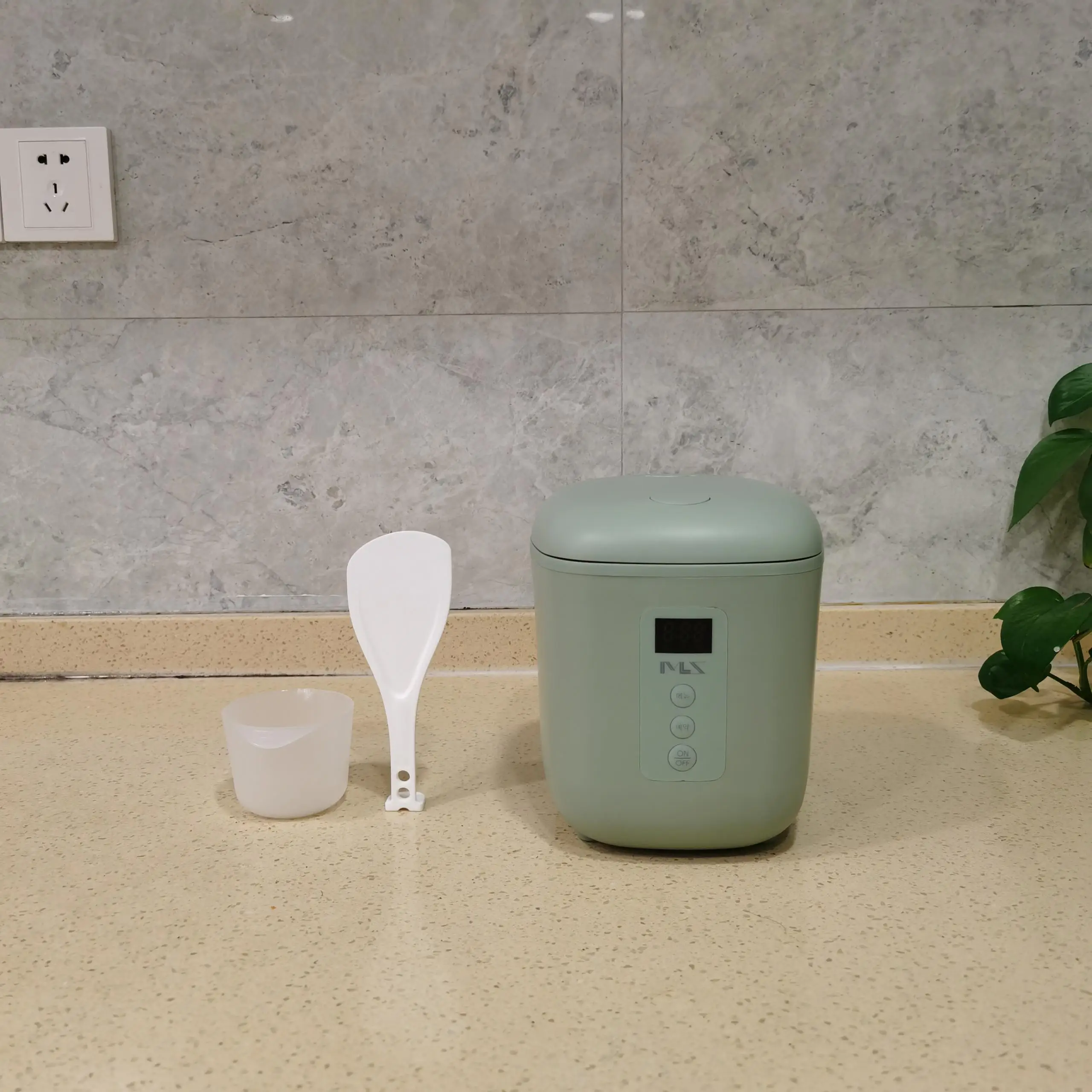 Mini Portable Hot Sell Intelligent LED Display One Touch Click Non Stick Coating Aluminium Inner Pot 1.2L Rice Cooker