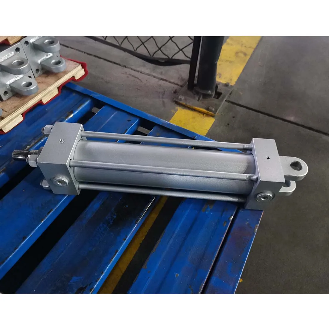 Use Cast Iron Cast Steel And Forged Steel Material Non-Standard Pull Rod Hydraulic Cylinder