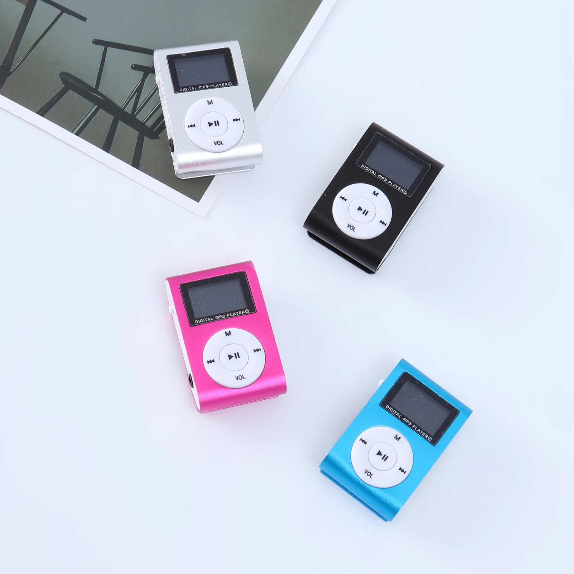 OEM ODM Metal MP3 player with card iron clip mini shelf mp3 with screen with card