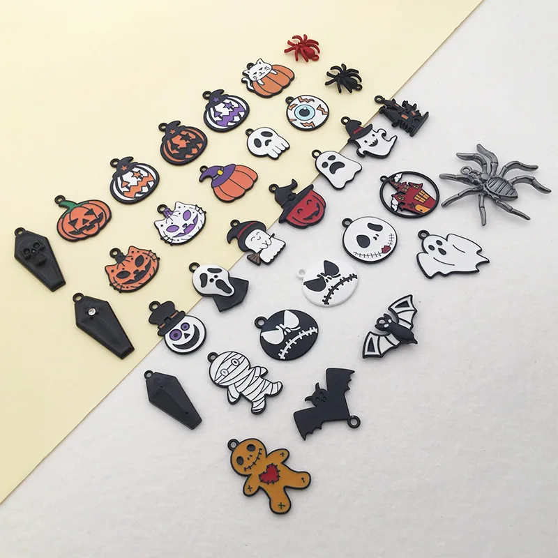 Ghosts Pumpkins Cobwebs Bats Pendants Jewellery Enamel & Goldtone Cute straw topper charms Halloween Charms for jewelry making