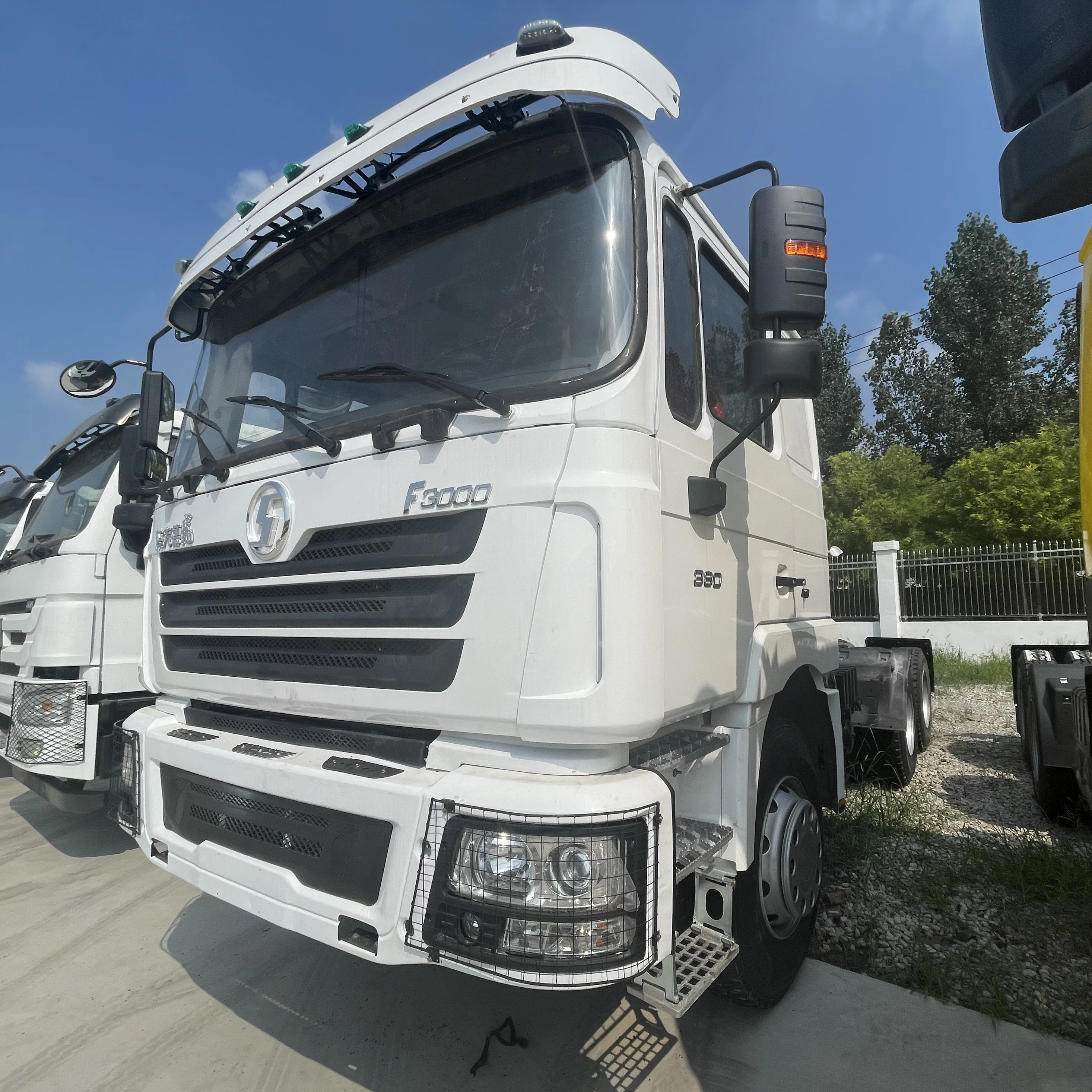 Сверхмощный дизельный трактор Shacman Delong F3000 мощностью 380 лошадиных сил 6x4 из Китая