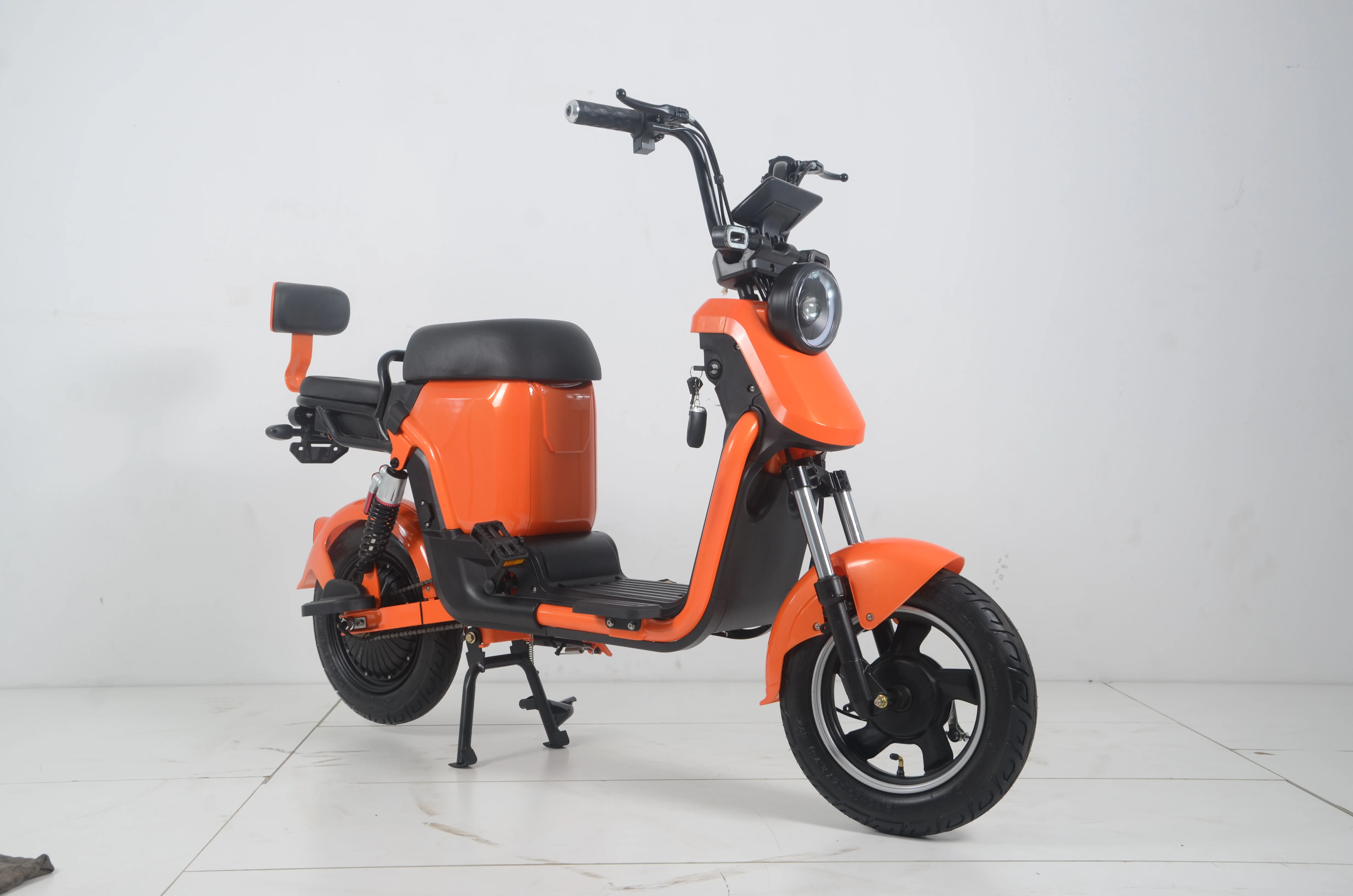 Wholesale price custom Electric Wheelers Two Wheel Folding E-scooter Motorcycles For Sale