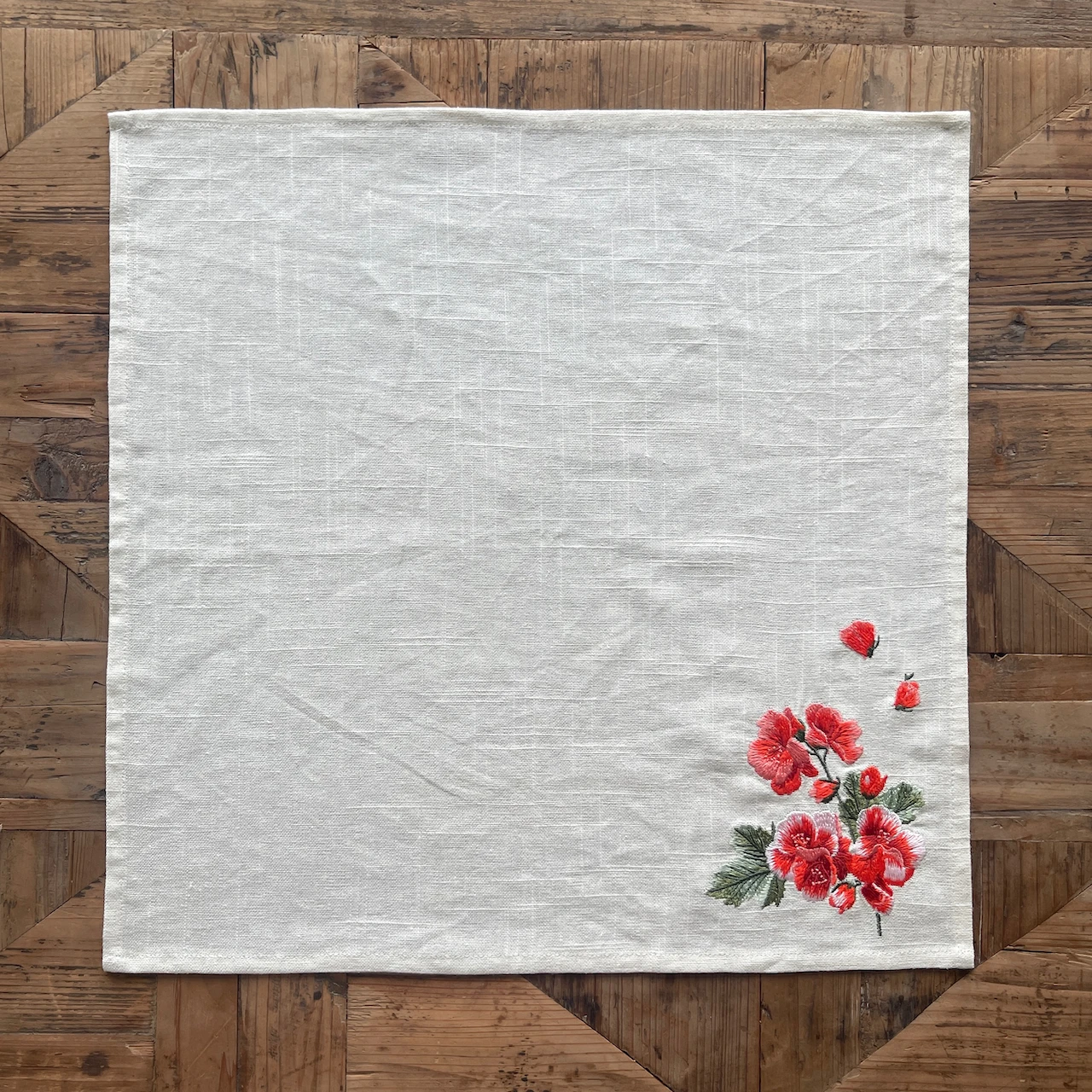 High quality flower embroidered cotton linen blend cloth napkin for dining table decoration