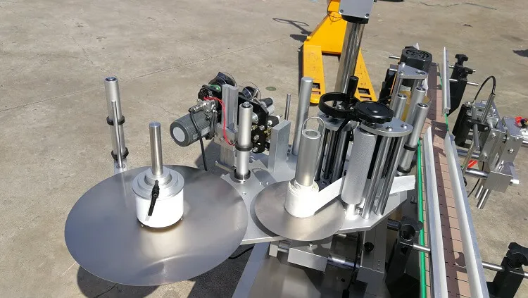 flat bed label die cutting machine woven label cut and fold machine label application machine for pre rolls