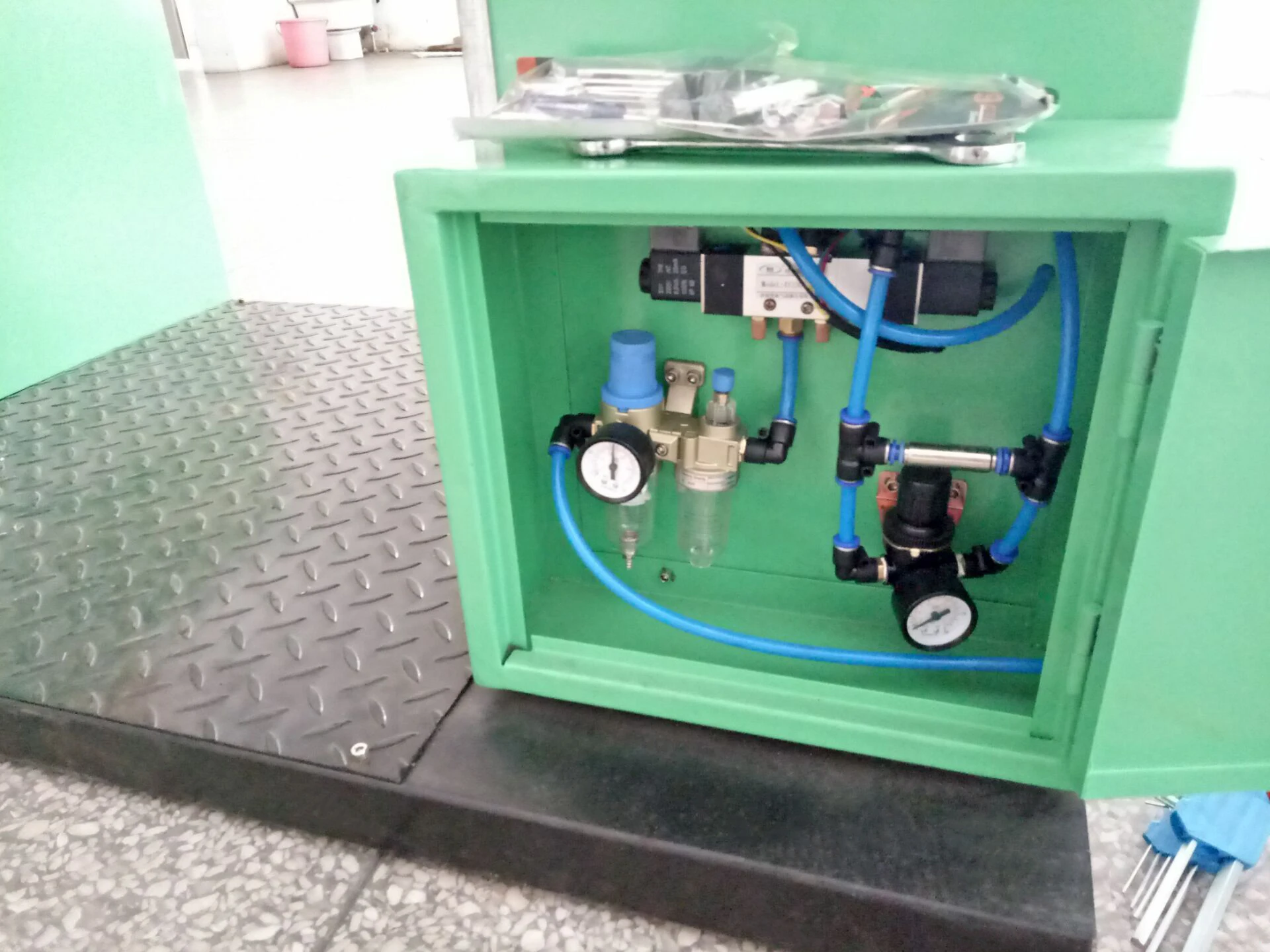 UCR-NT600 Small Fabric Roll Reel Mini Turntable Stretch Wrap Machine