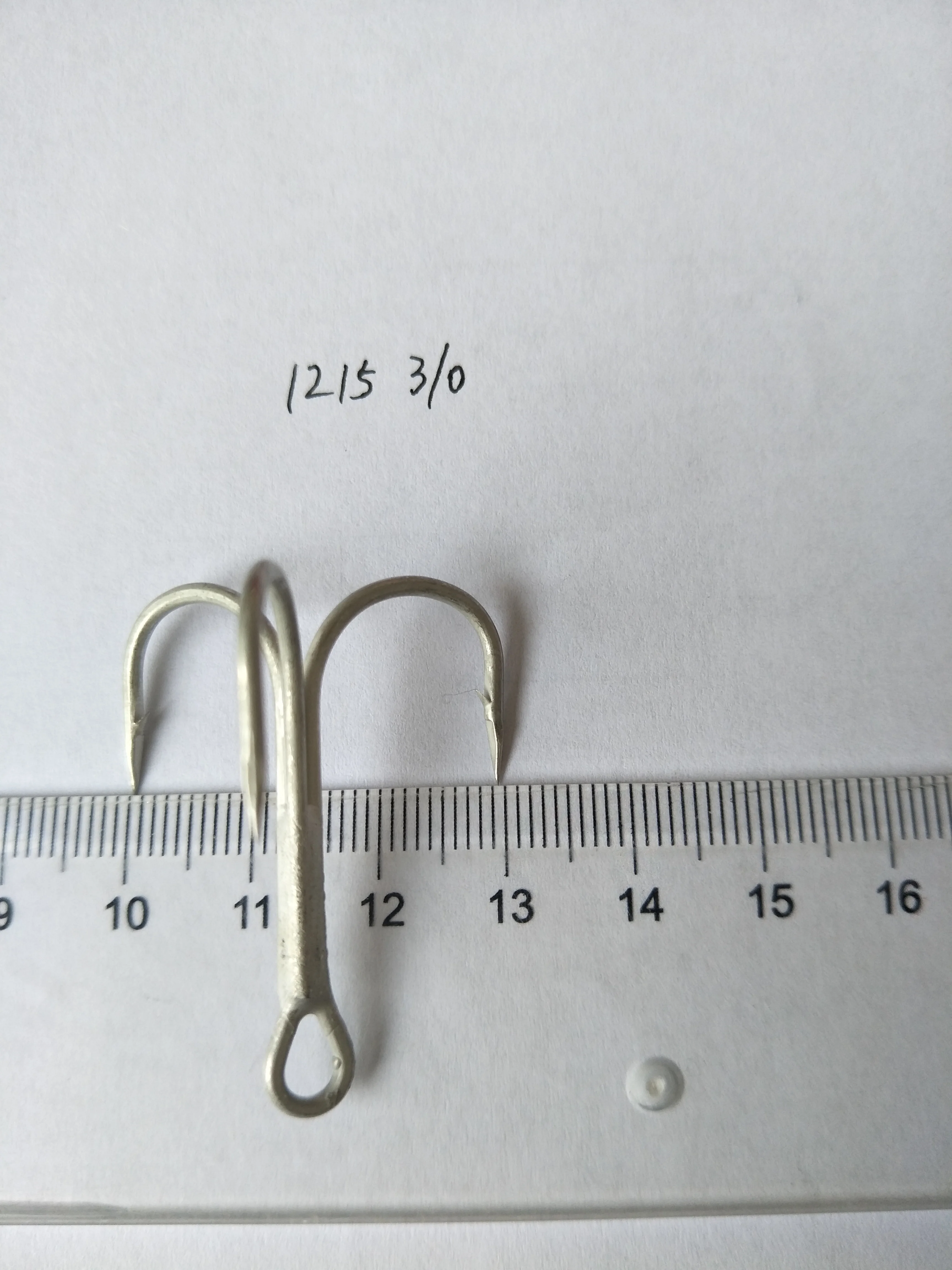 Round bend triple hook