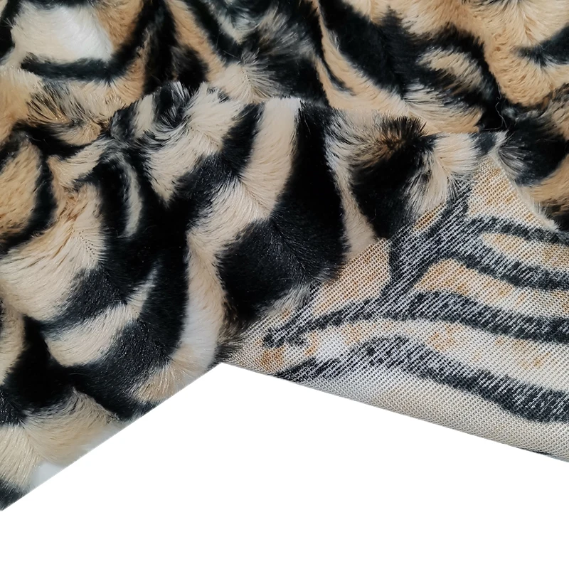 
faux fur fabrics /pv plush fabric/ knitting fabric 