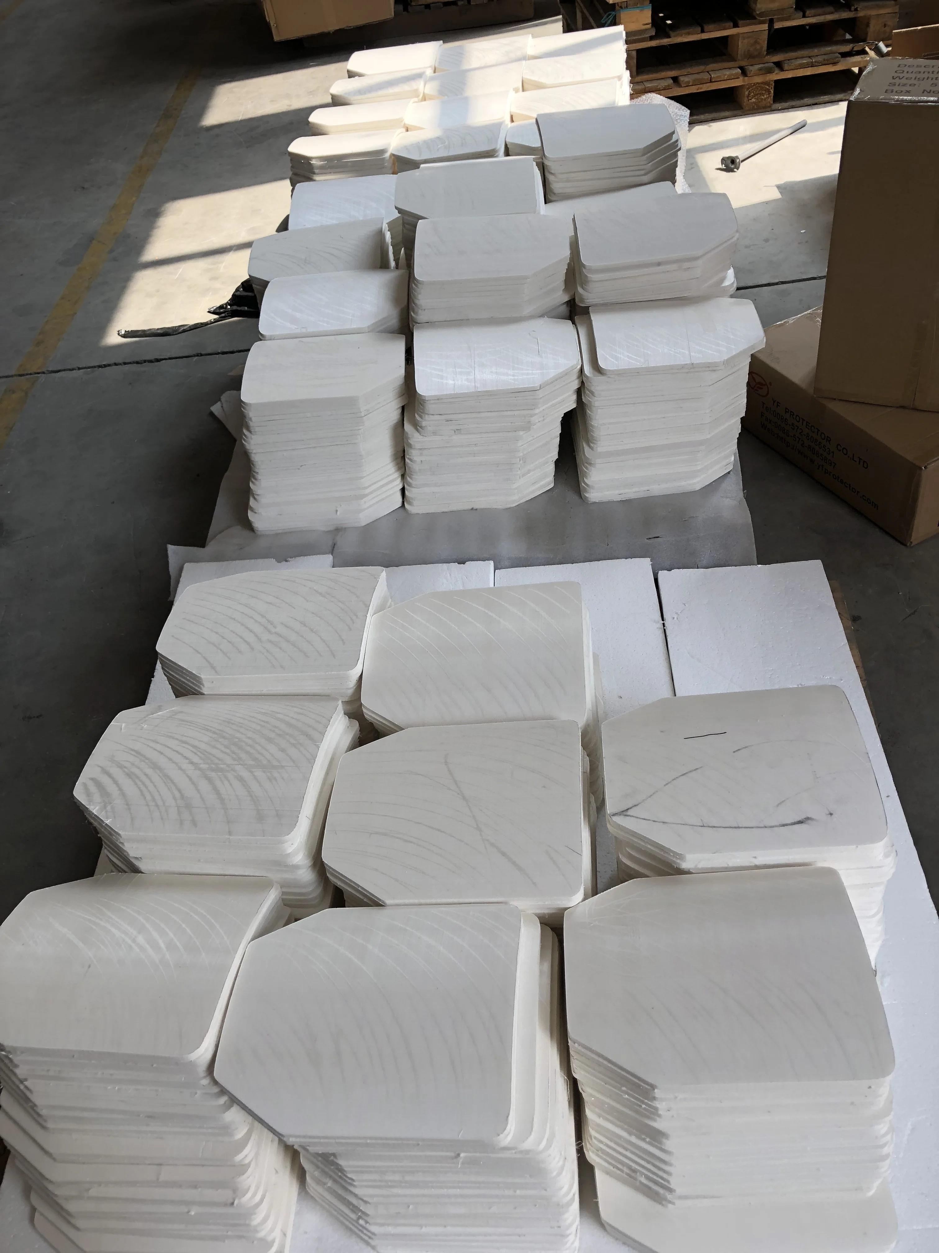 High Quality Factory Customized Tactical Defense Equipment UHMWPE Aluminium oxide silicon carbide body insert vest plate