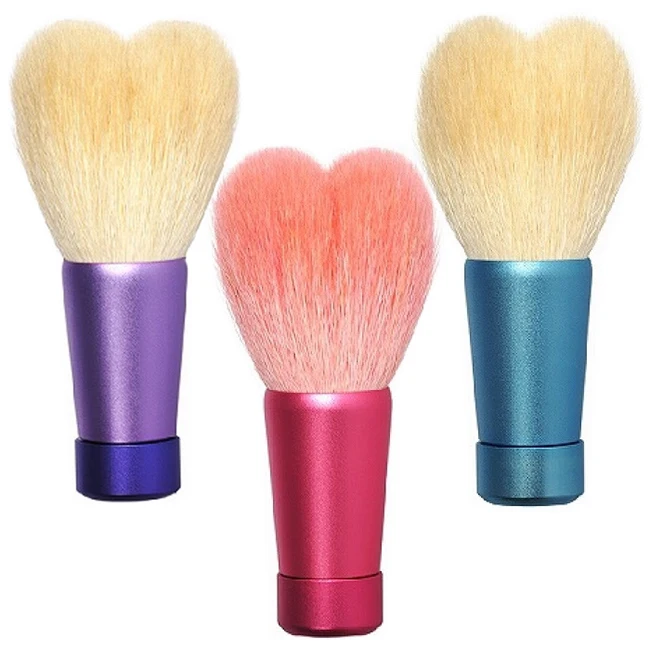 Натуральные волосы в форме сердца 3D Мягкая очищающая щетка для лица сделано в Японии