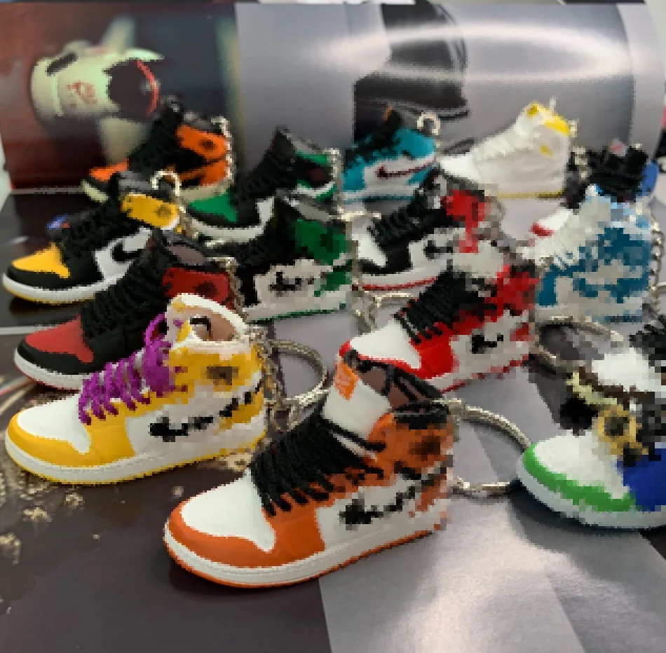 Luxury 3D Mini Sneaker Keychain Cute Rubber Accessory with Stainless Steel PVC Plastic for Keys