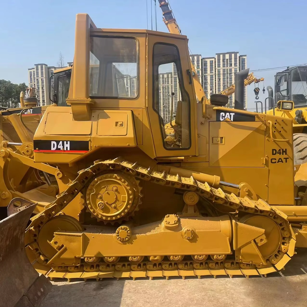 Perfect Working Condition Land Leveler Second-hand Caterpillar Construction Machinery CAT d4h Motor Grader
