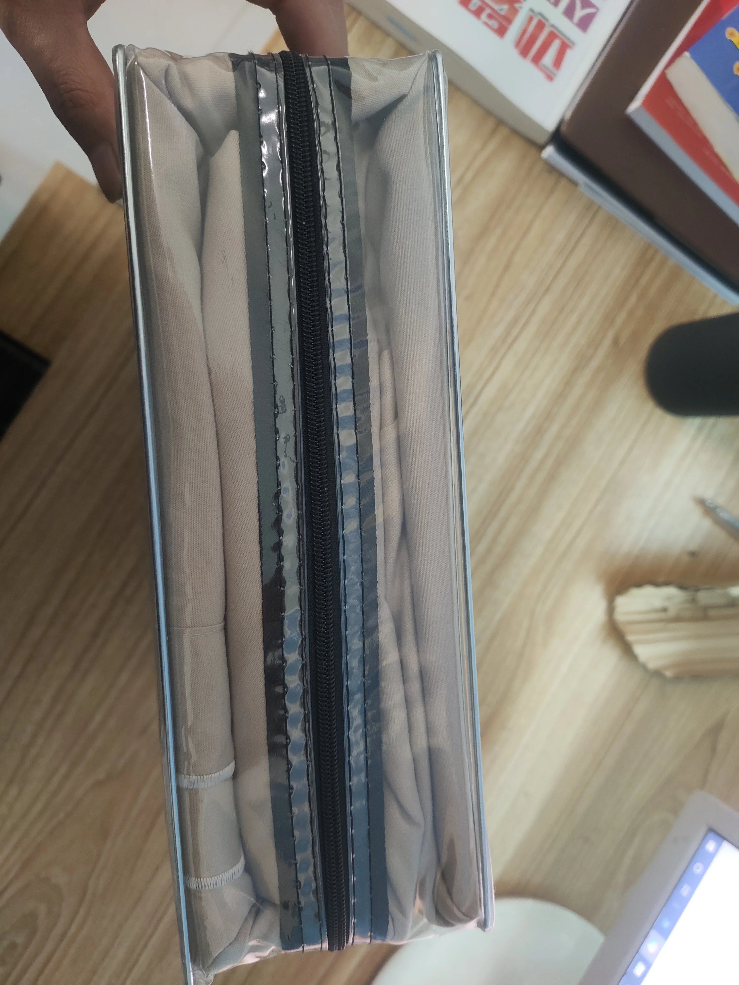 Cheap, soft and beautiful bed sheet or fitted sheet made by stock fabric 100% polyester microfiber for home