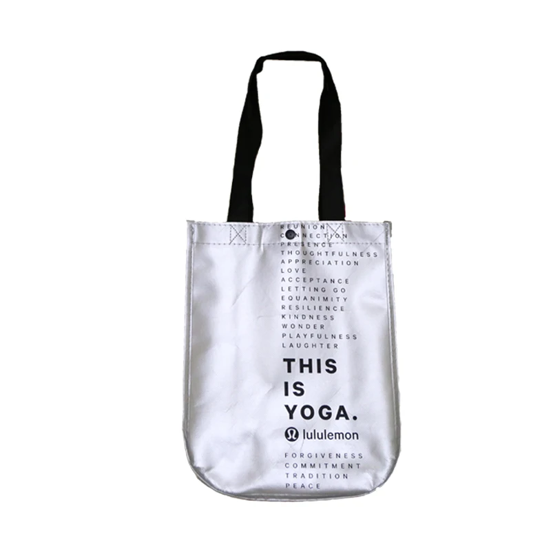  2021 Недорогая модная сумка Lululemon стильная Экологически чистая Водонепроницаемая серебряная металлическая ламинированная полипропиленовая Нетканая многоразовая для