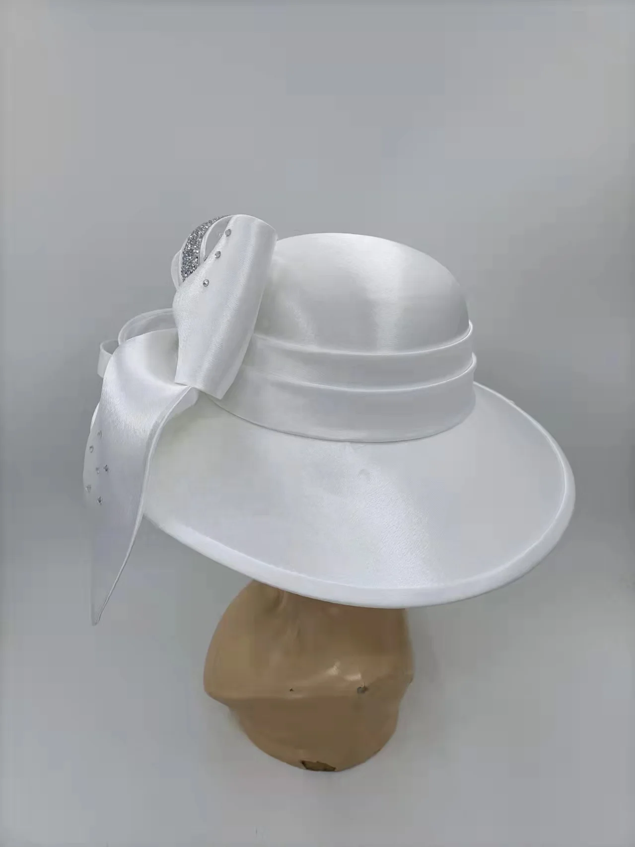 Ladies  Church hat Kentucky Derby Dress Cloche sun Fascinator Floral hats white high quality hats for church wholesale