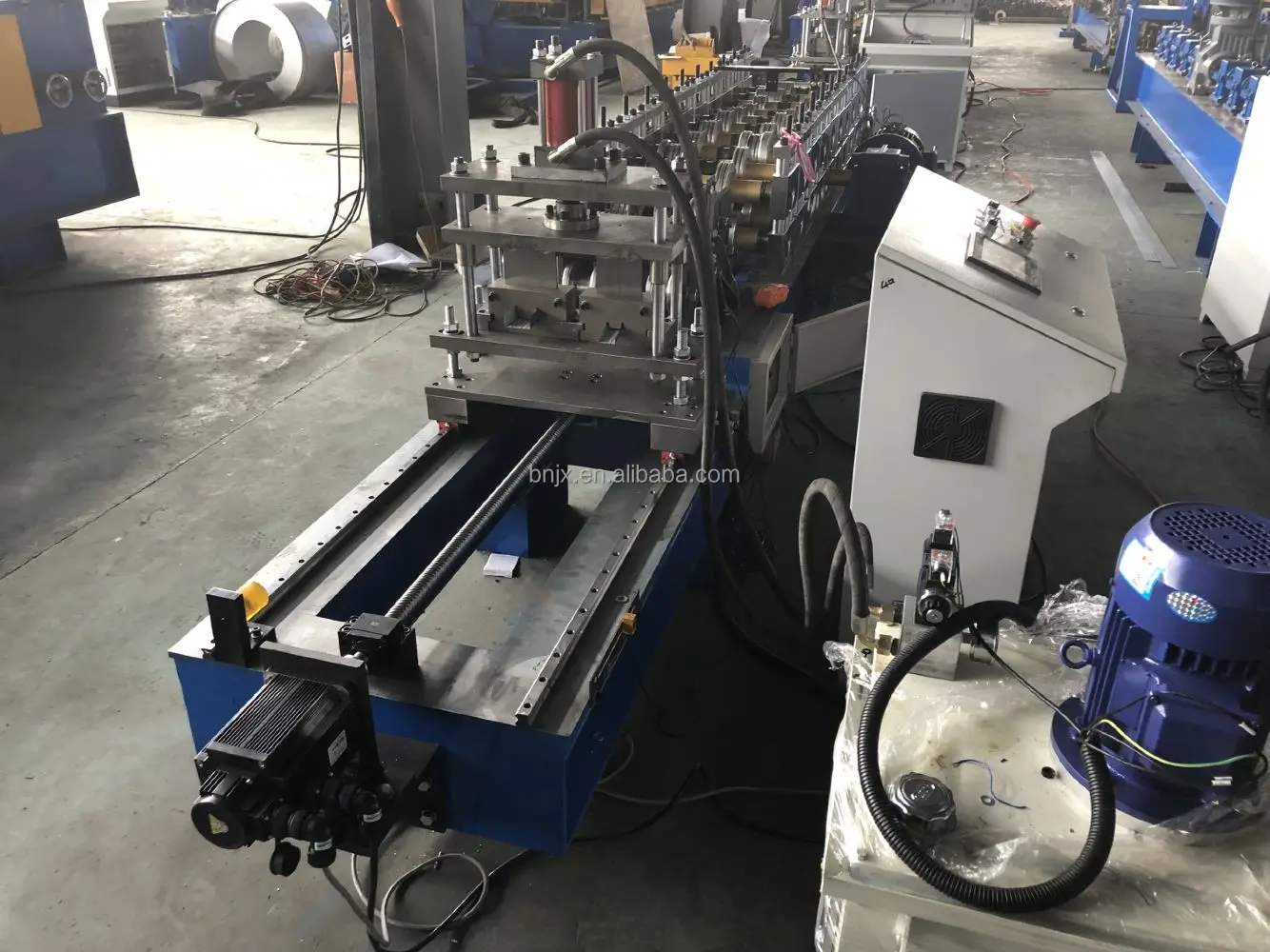 Double sides automatic stud chamfering machine for stainless steel stud bolt