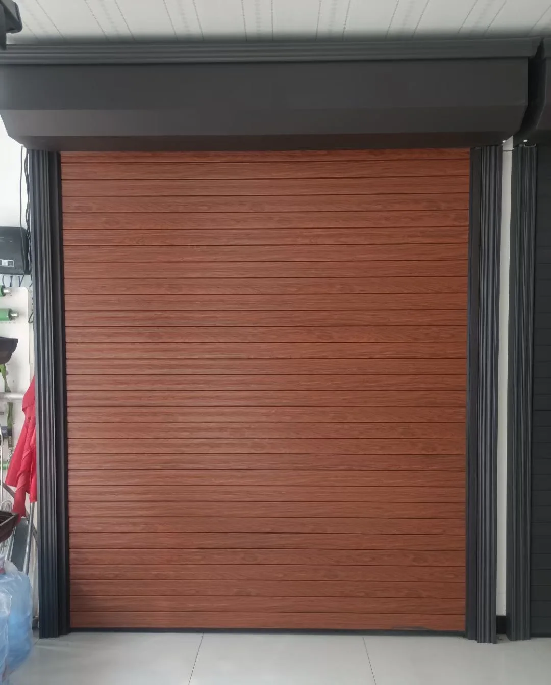 Горячая продажа высокое качество Современный стиль жилые двери виллы из алюминиевого сплава Автоматические Рулевые гаража