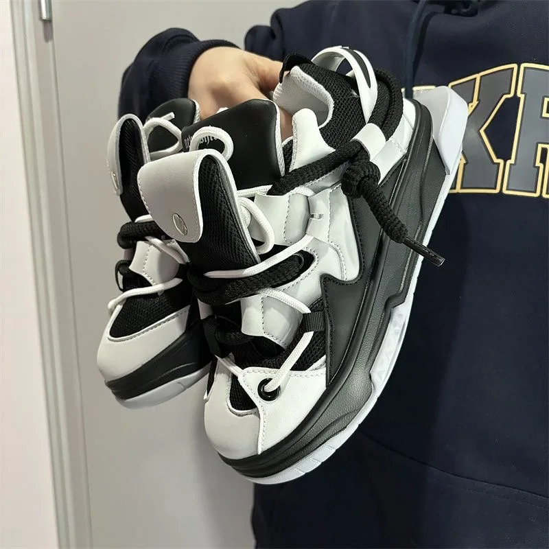 Zari Ready To Ship MOQ 30 Pairs Mixed Colors 2024 New Casual Design Of Retro Board Shoes Unisex Sneaker Couple Shoes Fashion