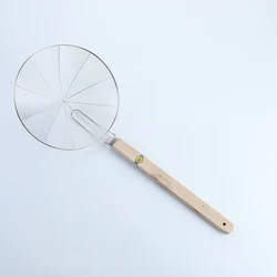 Hot sale  filter fried food noodle strainer mesh wire kitchen colander wooden handle stainless steel sieves strainers