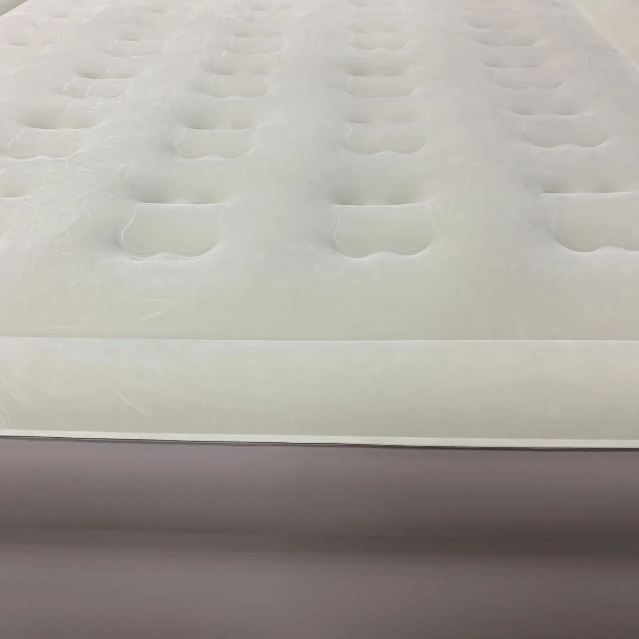 Factory direct sales of high quality furniture foldable camping built in pump fully automatic inflatable mattress