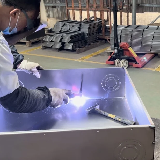 OEM and ODM Custom sheet metal fabrication service laser cutting welding blending stamping aluminum stainless steel manufacturer