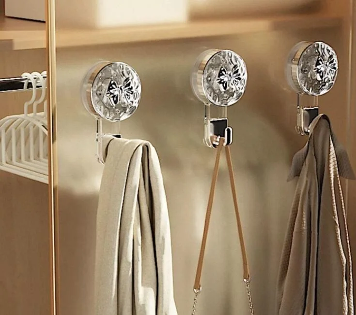 High Quality Plastic Vacuum Suction Cup Hooks Holder Living Room Multifunctional Self Adhesive Hooks for Bathroom