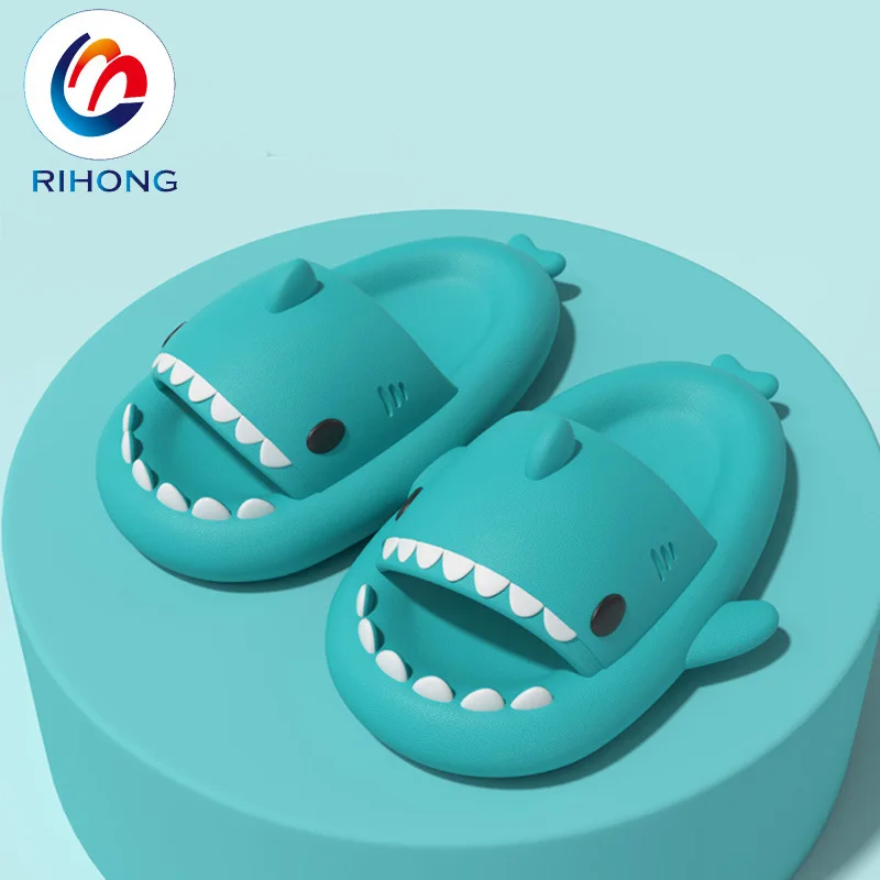 2023 new arrival summer winter comfy plush size flat sole sandal custom kids shark slippers